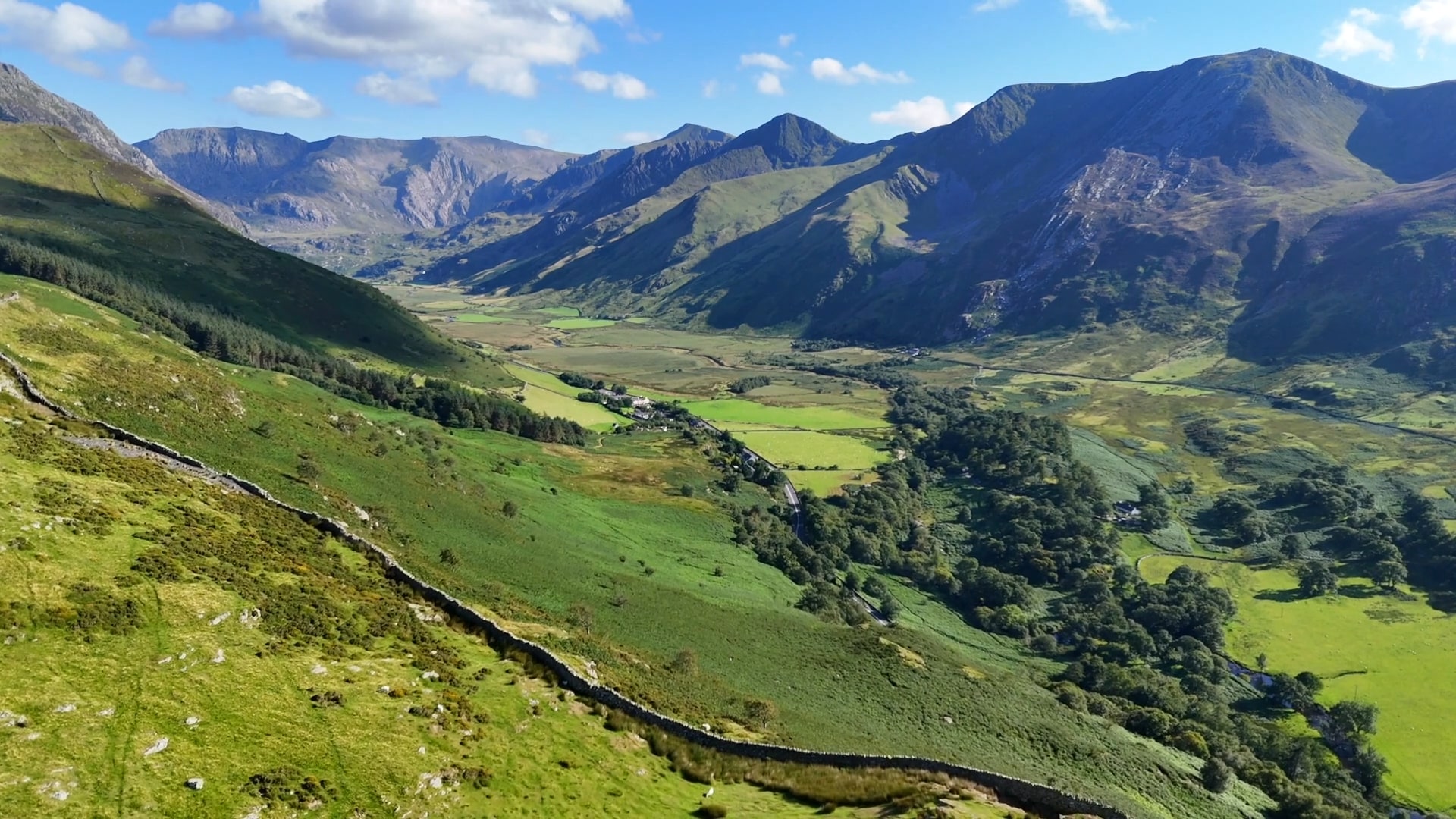 mountain_view_nant_ffrancon_valley_sml