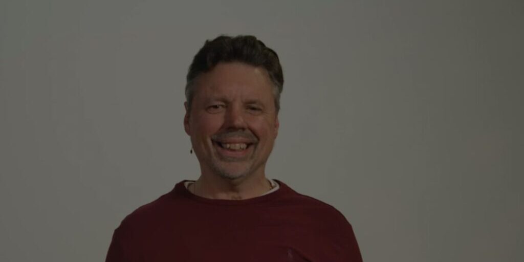 Andrew Wells teaching the Tao of Life Sequence EBR 9 in Dru Yoga